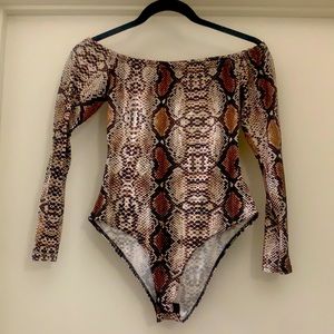 Nasty Gal Snakeskin Long Sleeve Bodysuit – Trendy Statement Piece